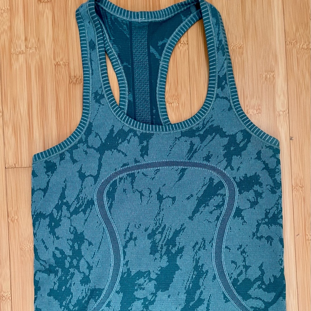 Lululemon swiftly tech tank size 4